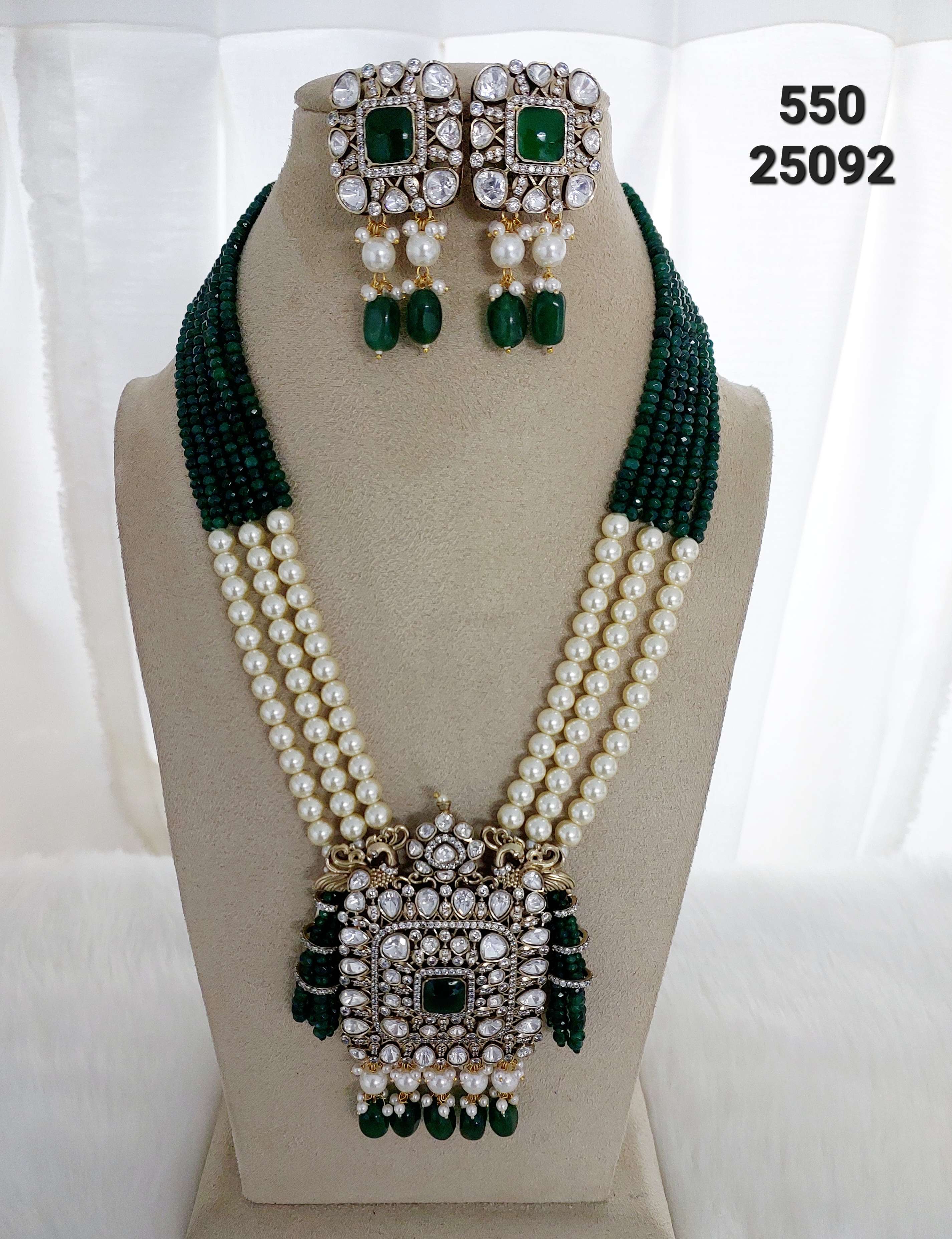 Kundan Fancy Pendant Set - L408