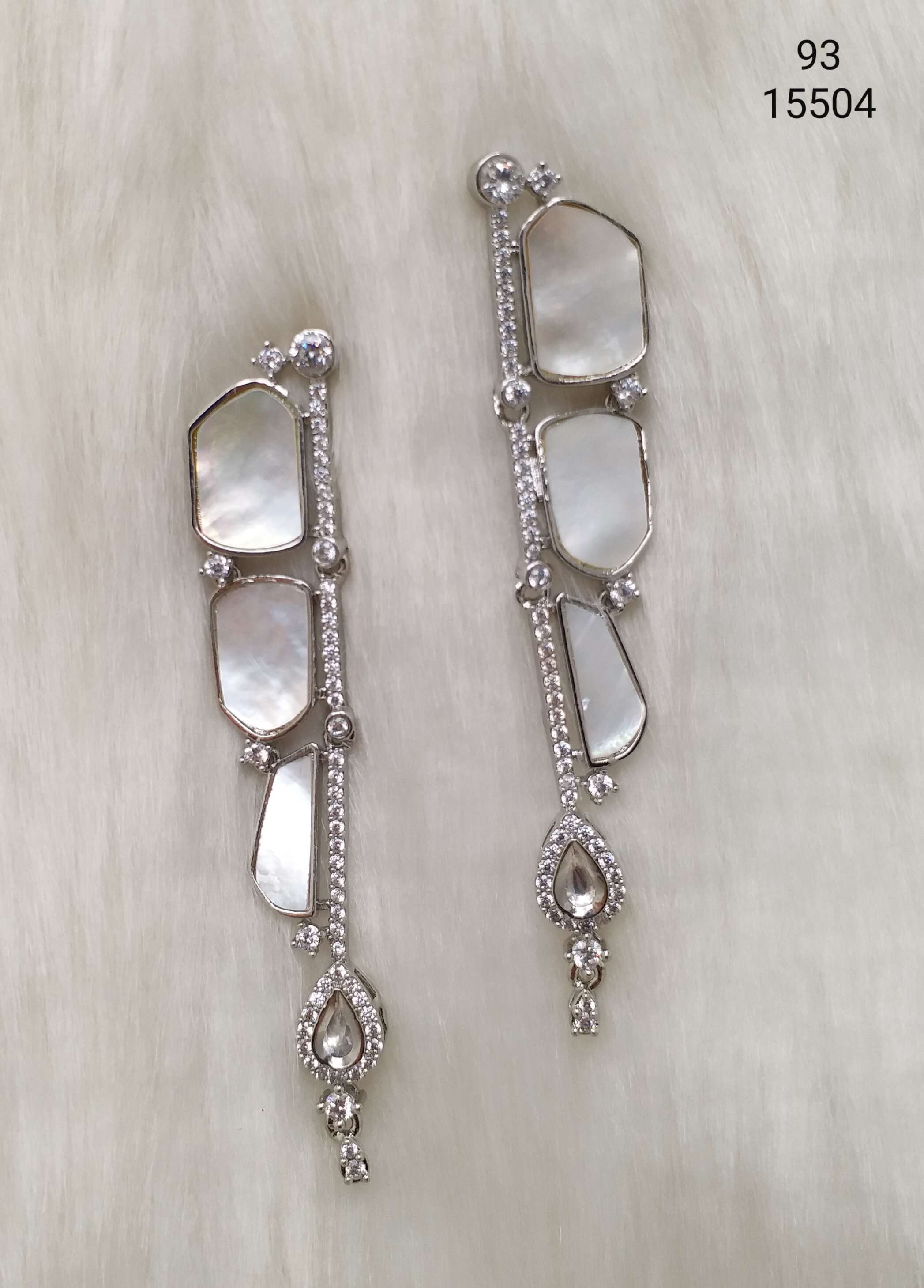 Hia Earrings - E4484