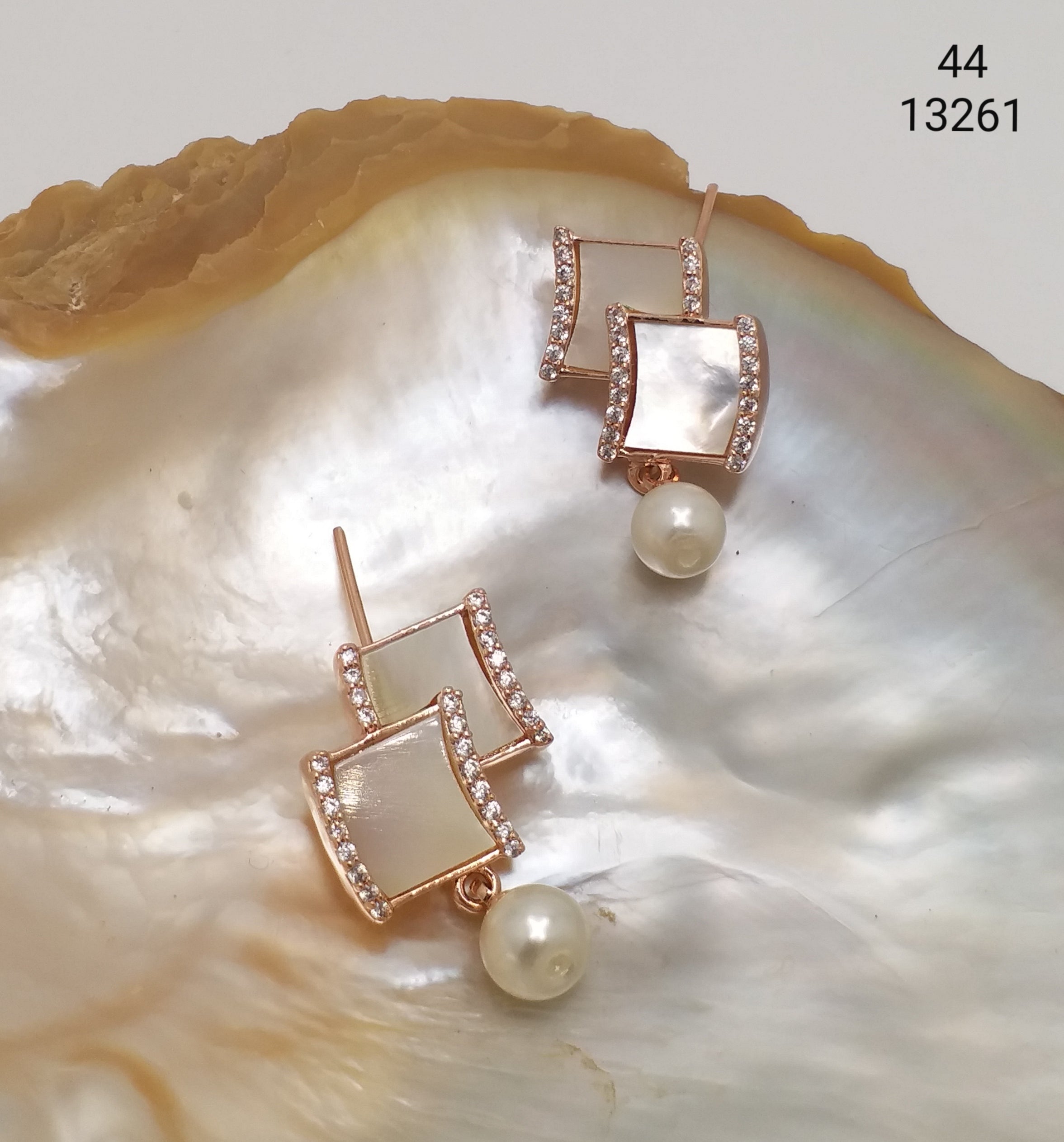 Hia Earrings - E4444