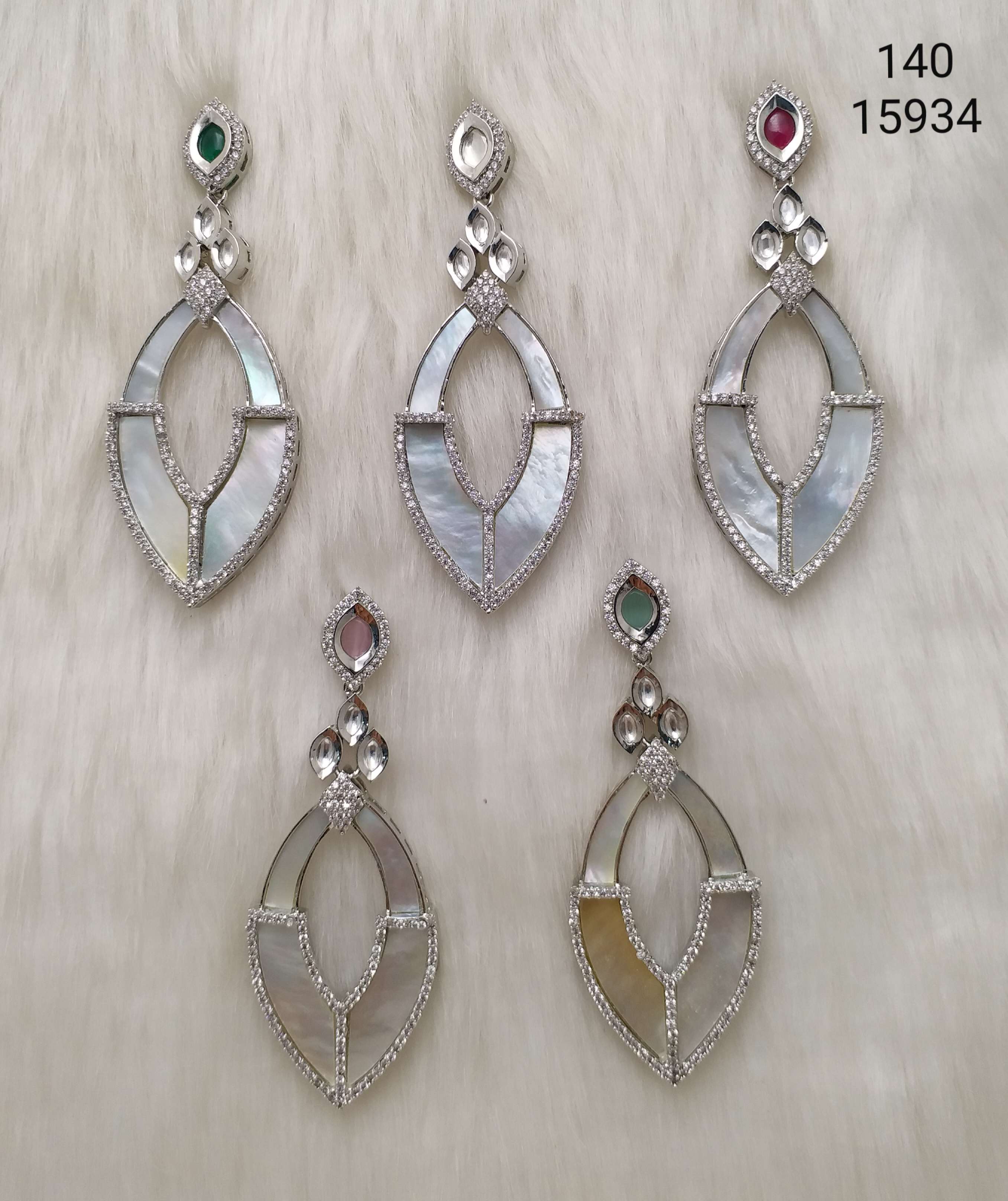 Hia Earrings - E4469