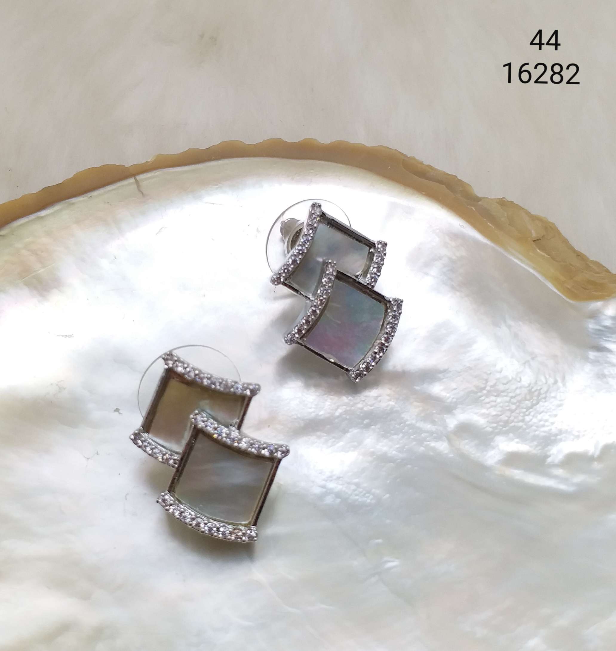 Hia Earrings - E4444